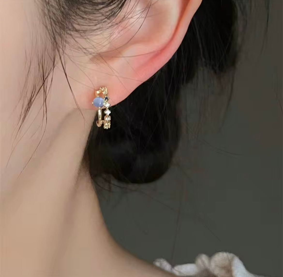 Light Luxury Blue Opal Stud Earrings