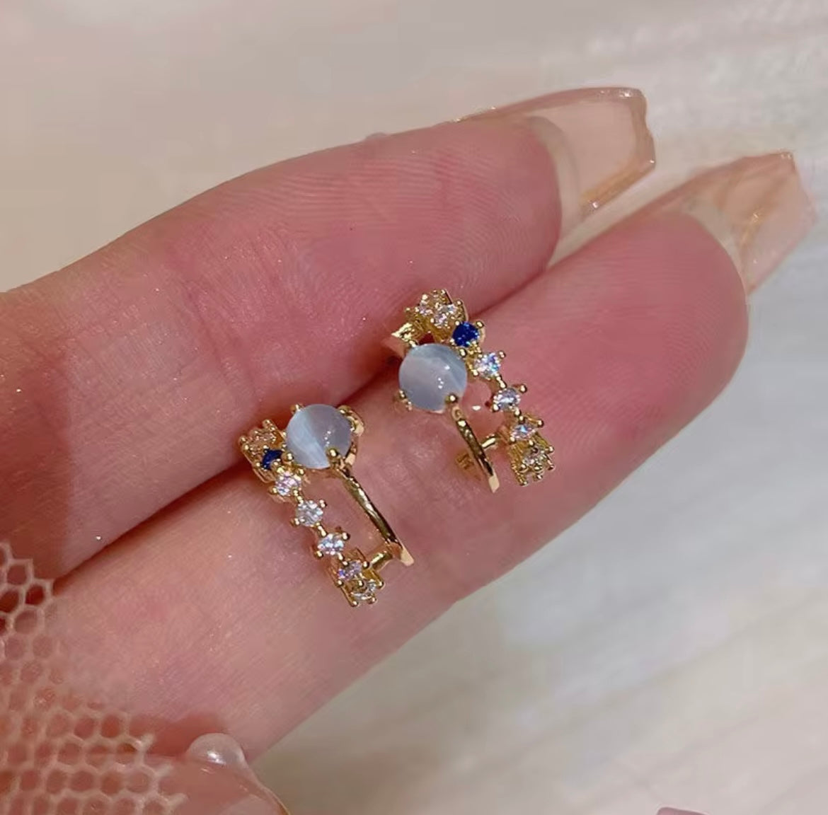 Light Luxury Blue Opal Stud Earrings