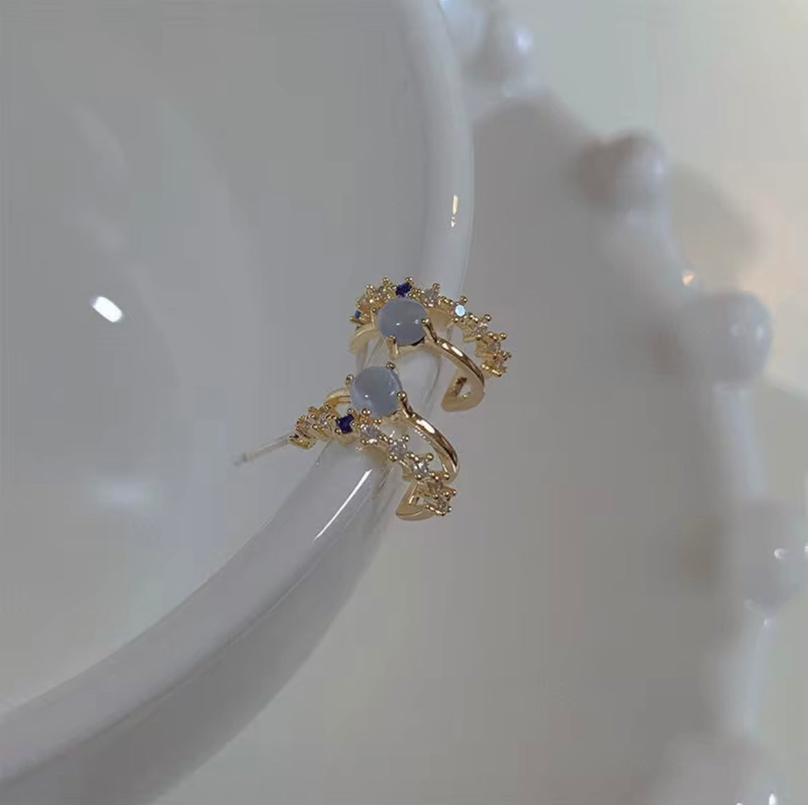 Light Luxury Blue Opal Stud Earrings