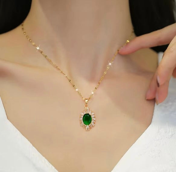 ￼Green Cubic Zirconia Geometric Necklace