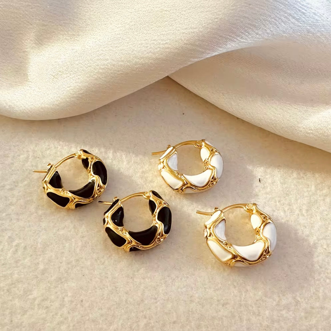 Metal Texture hoop earrings